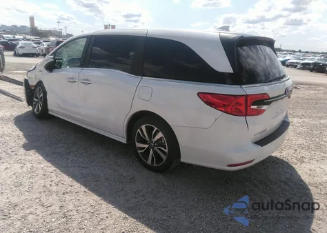 2024 Honda Odyssey Touring z USA, uszkodzony, nr VIN 5FNRL6H88RB075670